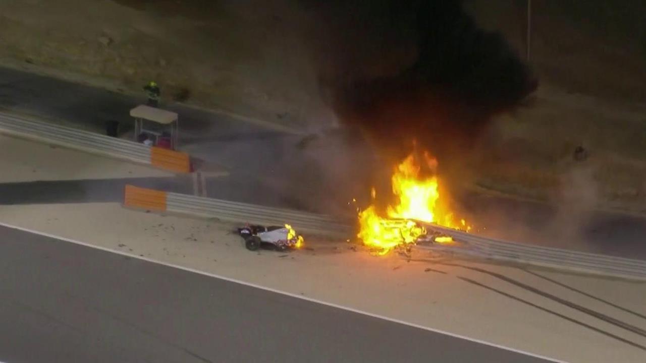 Гонщик Ромен Грожан чуть не сгорел заживо в аварии, которая случилась на Гран-при Бахрейна смотреть онлайн