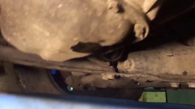 Замена масла и маслянного фильтраToyota Corolla 2014 г.в. смотреть онлайн