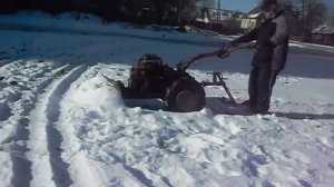 Уборка снега мотоблоком (Видео)