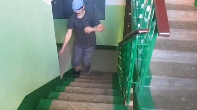 100 СПОСОБОВ КАК ПОДНЯТЬСЯ ПО ЛЕСТНИЦЕ | ТИПЫ ЛЮДЕЙ В ПОДЪЕЗДЕ