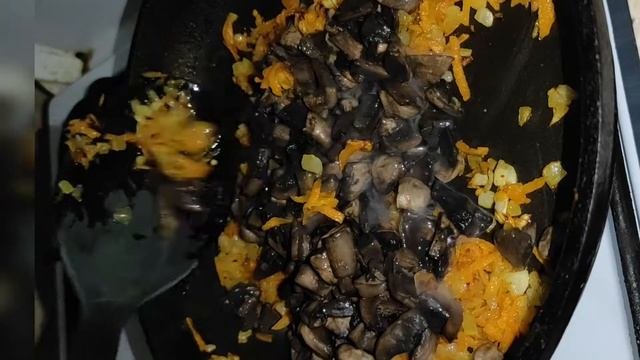 ГРИБЫ В СМЕТАНЕ. ОЧЕНЬ ВКУСНЫЙ РЕЦЕПТ.