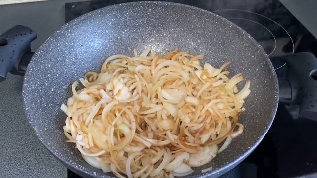 Жареная говяжья печень с луком смотреть онлайн