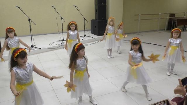 Осенний листопад смотреть онлайн