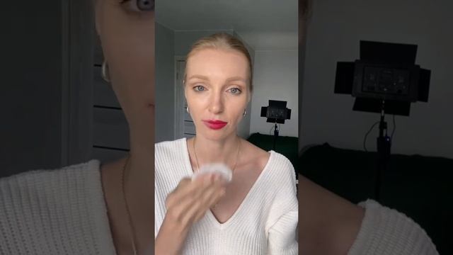 Стираем красную помаду без эффекта Джокера смотреть онлайн