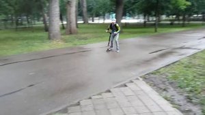 Дрифт на самокате slow motion