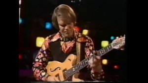 Glen Campbell Shreds The Guitar! (Back Home Again in) Indiana