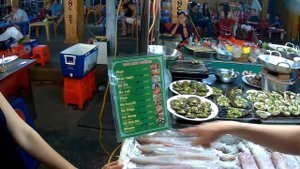 Ночной рынок на острове Фукуок, Вьетнам. Прогулка по рынку и небольшой обзор.