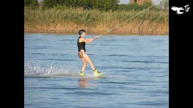 Вейкборд школа | Как стоять на доске | Обучение основам | #QWATERO смотреть онлайн