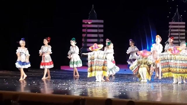 Школа звезд Витебск Мексиканский танец смотреть онлайн