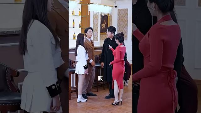一口氣看完！灰姑娘與總裁一夜情后突然消失，總裁滿世界瘋找她3年，3年後總裁再次意外邂逅灰姑娘，直接把她綁回家當夫人寵入骨！【一寵到底，閃婚淩少追妻忙】全集 #短剧 #甜宠 #情感 #爱情 #甜寵#短