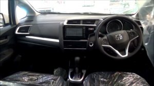 Honda Jazz 1.5V 2017 Exterior & Interior