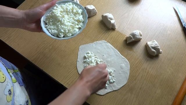 РУГУВАЧКИ. Болгарские чебуреки с творогом