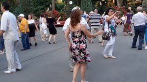 НАС ПОЗНАКОМИЛ СЛУЧАЙ!???/ТАНЦЫ В ПАРКЕ ГОРЬКОГО ХАРЬКОВ ИЮНЬ 2021