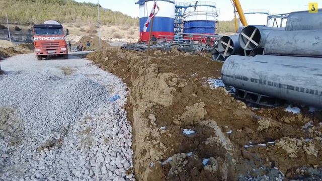 Строительство водозабора на реке Бельбек. #24 Первый асфальт. Переходной мост на плотине. смотреть онлайн