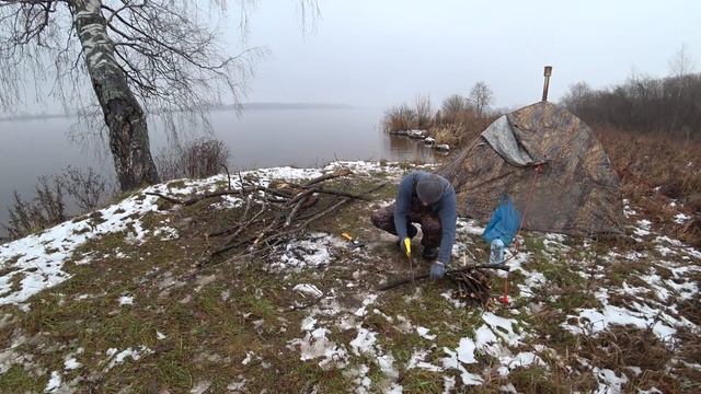 Ждем первый лед, Быт на ПРИРОДЕ с палаткой и печкой. смотреть онлайн