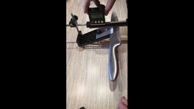 ? УГЛОМЕР, УКЛОНОМЕР ? ОБЗОР ОСНОВНЫХ ФУНКЦИЙ. КАК ПОЛЬЗОВАТЬСЯ ПРИ ЗАТОЧКЕ НОЖЕЙ // Кабанчик 24 смотреть онлайн