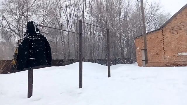 Бесполезная Тренировка На Турнике смотреть онлайн