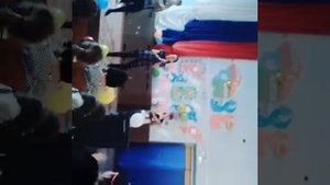 танец под песню: "Улыбайся!))))"