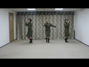 Идет солдат по городу