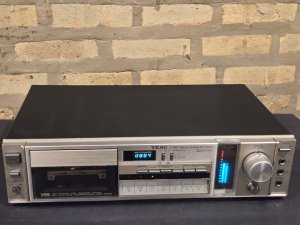 Кассетная дека Teac V-80 HI-FI с 3 головками-Япония-1981-год