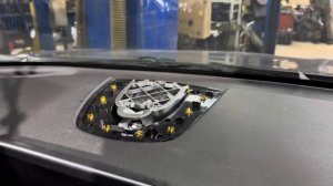 BMW X5 F15 установка китайского Bang & Oulfsen / BMW F15 X5 replacement china Bang & Oulfsen