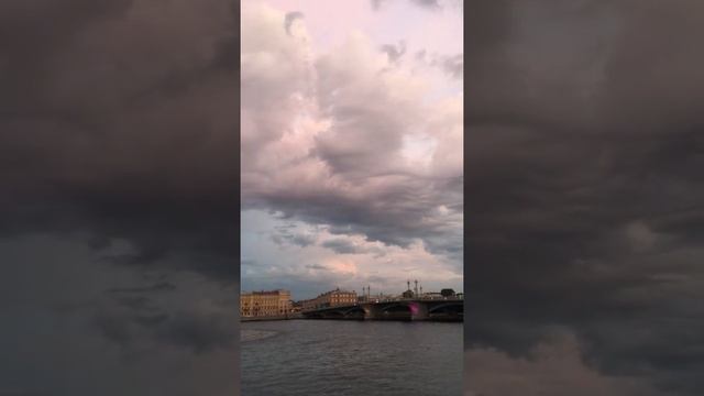 Прогулка по Университетской набережной. Белые ночи в Санкт-Петербурге. смотреть онлайн