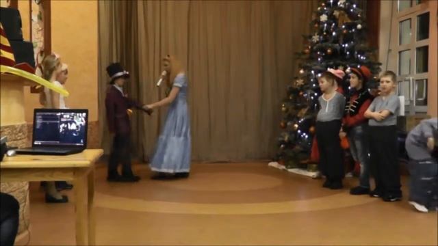 Развлекательная шоу-программа для младших отрядов в Стране Чудес "Новый год наоборот" смотреть онлайн