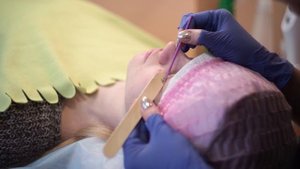 Подготовка родных ресниц к наращиванию