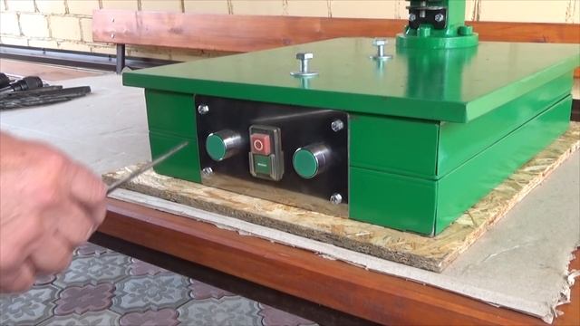 Сверлильный станок из дрели своими руками