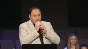 Вот рассвет забрезжит еле-еле.        рождественская песня