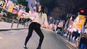 РУССКАЯ В КОРЕЕ  청하 (CHUNG HA) - 벌써 12시 (Gotta Go) dance cover /Kpop in public/Hongdae 홍대 걷고싶은거리