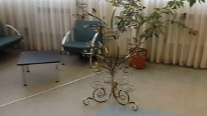 Крутая кованная подставка для цветов.