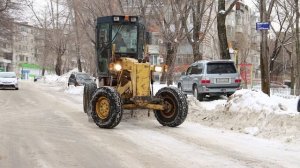 Очистка ул. Владивостокской от снега