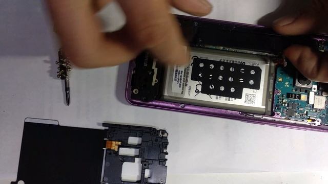 Як розібрати Samsung S9. Розбір Samsung S9. SM-G960F смотреть онлайн