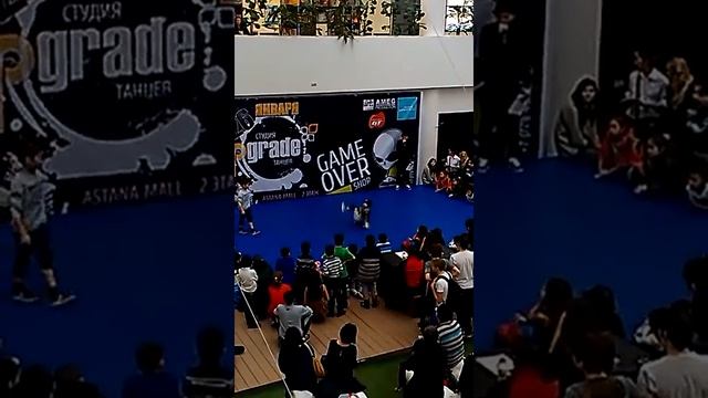 Дияр , первый выход. Брейк данс смотреть онлайн