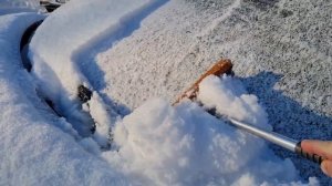 Рубрика - Советы Бывалого | Как Правильно Почистить Снег с автомобиля и не Навредить Ему ! |