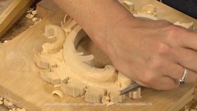 Carving a Rococo Frame - Introduction смотреть онлайн