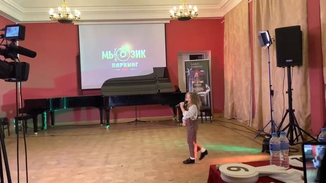 София Гончарова - Арлекино смотреть онлайн