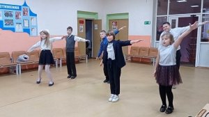 Новогодний танец от 3 класса