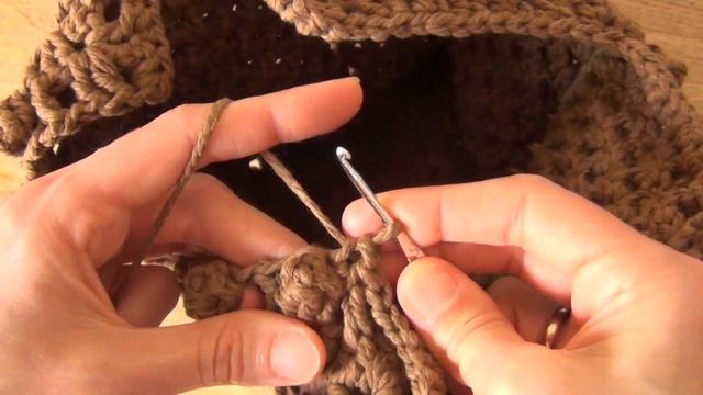 ყაისნაღით მოქსოვილი "ტიტა" ხელჩანთა. ნაწილი V(a). Crochet Tulip bag. Part V(a). смотреть онлайн