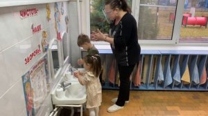 Как правильно мыть руки мастер-класс от воспитанников второй младшей группы МДОУ №7 "Елочка"