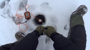 ЛОВЛЯ РЫБЫ НА МОРМЫШКУ С ЭХОЛОТОМ ПРАКТИК !!!