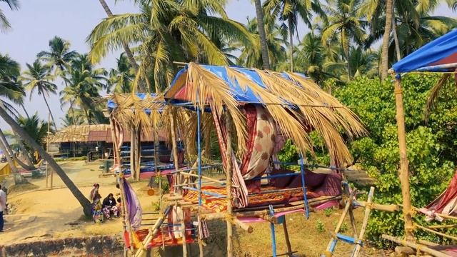 Пляж Анджуна ( Anjuna Beach ) Северное Гоа в 2021 году