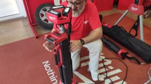 Аккумуляторная напольная осветительная мачта (прожектор) MILWAUKEE M18 HSAL-0