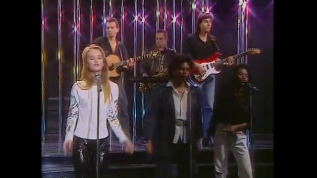 Vanessa Paradis - Au Charme Non Plus (Abril-90) смотреть онлайн