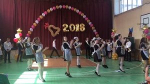 Последний звонок. ТАНЕЦ, ФЛЕШМОБ 11 класс, отожгли на последнем звонке, 2019
