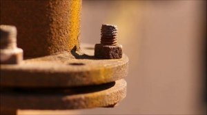 Как открутить приржавевшую гайку.