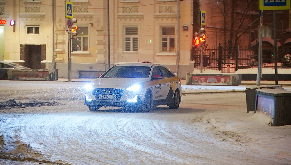 Таксист помог пенсионерке сберечь деньги от телефонных мошенников / Город новостей на ТВЦ