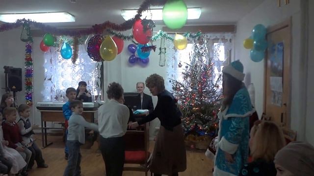 Кто быстрее?Конкурс со стульями. смотреть онлайн