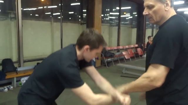 Вариант отбора ножа-"обратный хват". смотреть онлайн